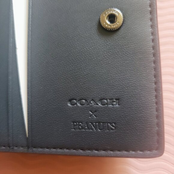 Coach x Peanuts Snap Wallet with Snoopy Ski Motif NWT - Picture 10 of 15